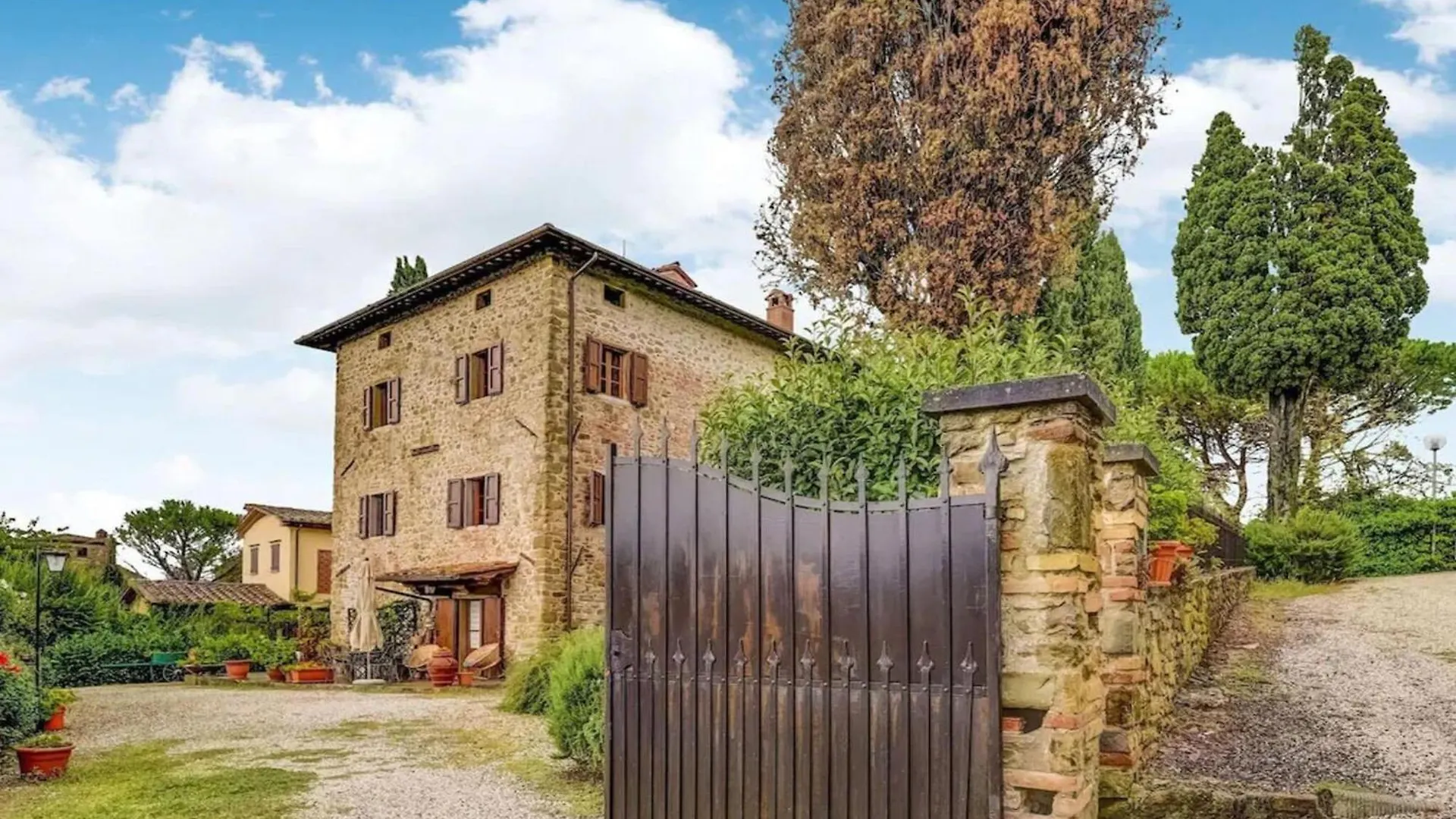 Belvilla By Oyo Welcoming Holiday Home With Pool Monterchi