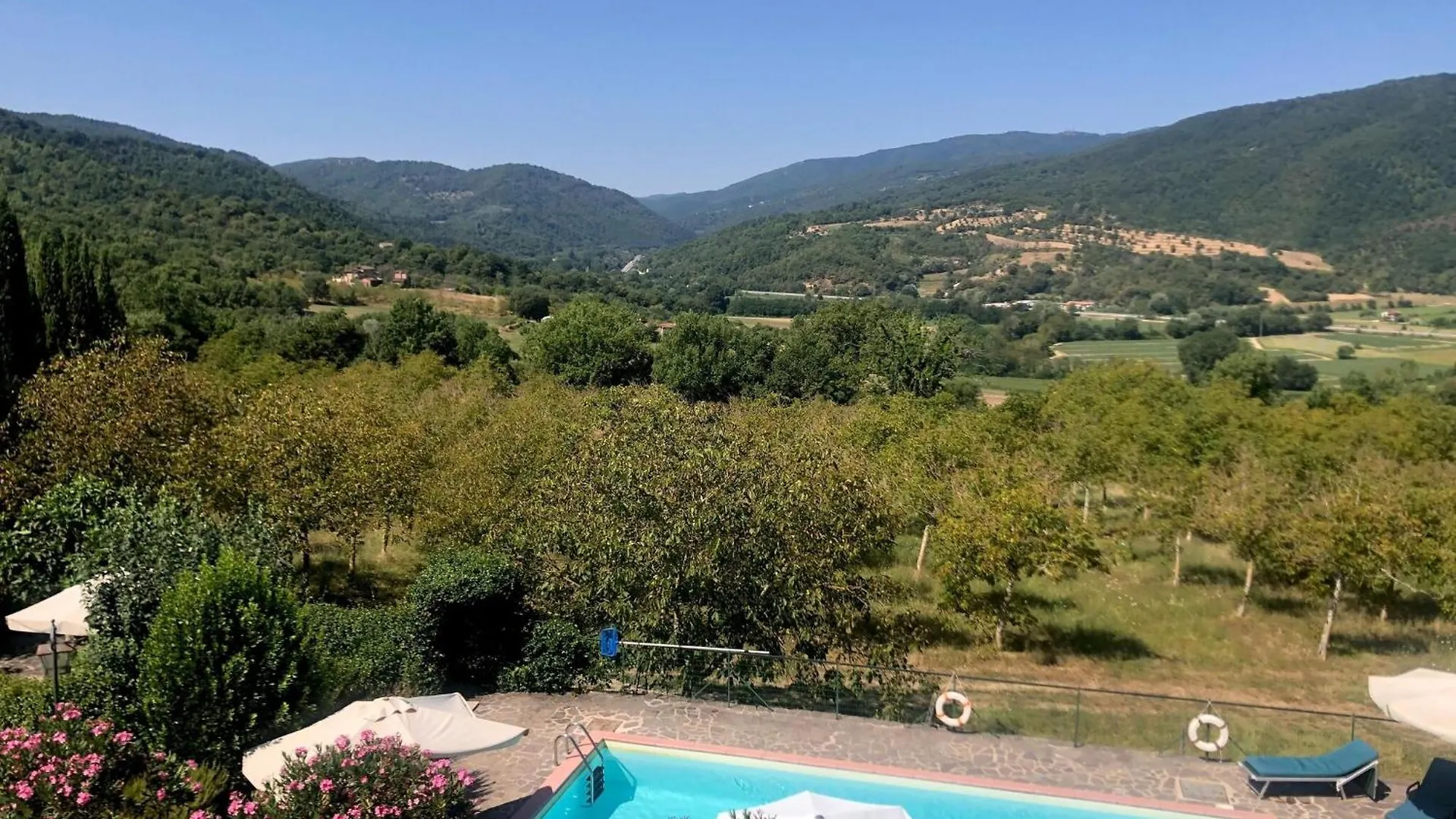Belvilla By Oyo Welcoming Holiday Home With Pool Monterchi